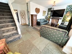 Lounge- click for photo gallery
